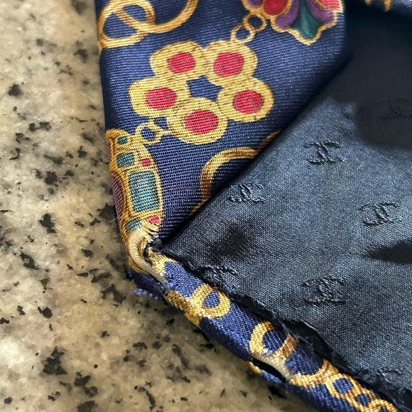 CHANEL Blue and Gold Patterned Tie - Picture 9 of 11